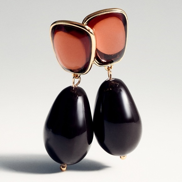 Mango Jewelry - Mango vintage Amber and Black onyx earrings